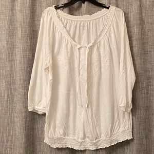Lane Bryant white 3/4 sleeve top with floral stitch detail 18/20